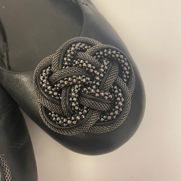 B Makowski leather flats size 8.5W Flaw - Picture 4 of 7